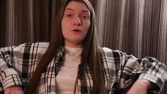 Snapshot of DawnAcey chatting on 02-01-25, 05:18 DawnAcey online show from 02-01-25, 05:18