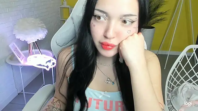 Snapshot of LorettaBigge chatting on 01-30-25, 04:02 LorettaBigge online show from 01-30-25, 04:02