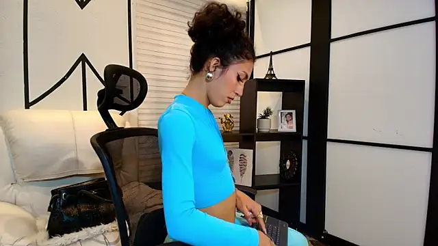 Snapshot of allicemackenzie chatting on 03-07-25, 12:26 allicemackenzie online show from 03-07-25, 12:26