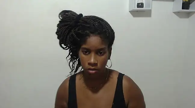 Snapshot of CanelaFierce chatting on 02-06-25, 08:56 CanelaFierce online show from 02-06-25, 08:56