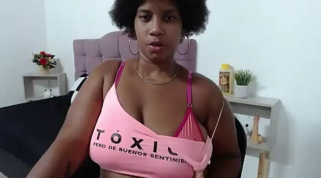 Snapshot of CanelaFierce chatting on 03-15-25, 11:28 CanelaFierce online show from 03-15-25, 11:28