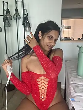 Snapshot of Liyah_19 chatting on 12-14-25, 06:02 Liyah 19 online show from 12-14-25, 06:02