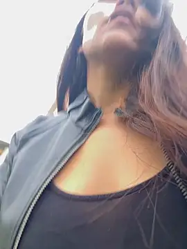 Sofiadelacruz online show from 04-15-26, 08:31