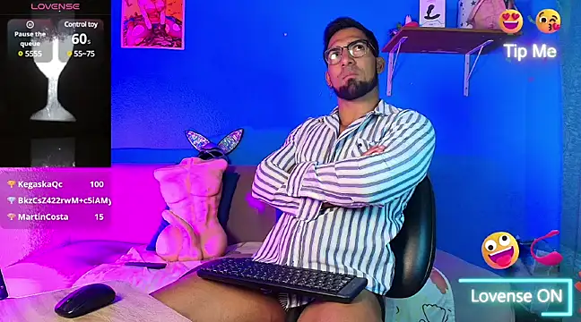 Snapshot of Maxxi_Brown chatting on 02-25-25, 12:05 Maxxi Brown online show from 02-25-25, 12:05