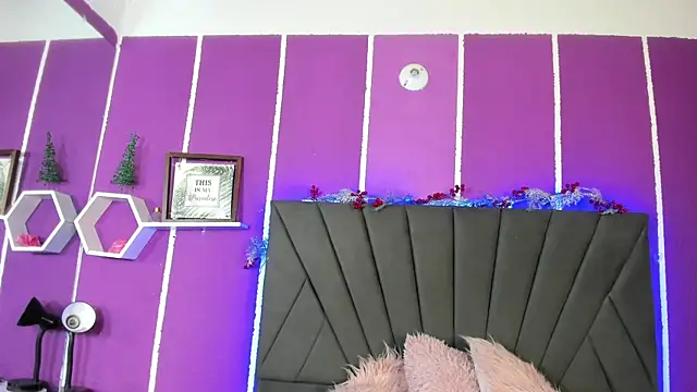 ella laurent online show from 02-25-25, 04:03