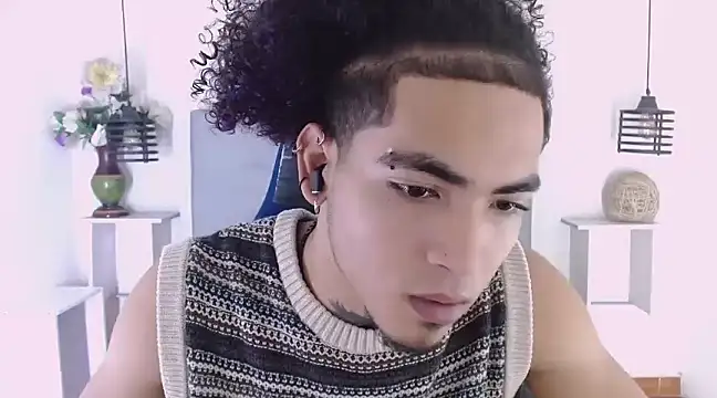 Snapshot of LihanJor_23 chatting on 03-04-25, 06:37 LihanJor 23 online show from 03-04-25, 06:37