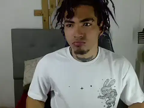 Snapshot of LihanJor_23 chatting on 03-19-25, 04:14 LihanJor 23 online show from 03-19-25, 04:14