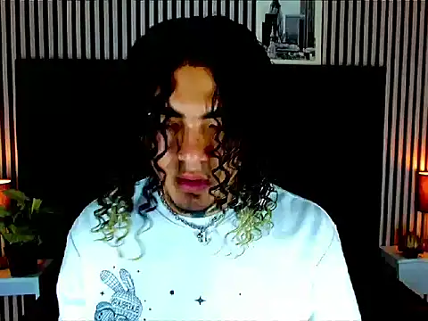 Snapshot of LihanJor_23 chatting on 10-17-25, 01:35 LihanJor 23 online show from 10-17-25, 01:35