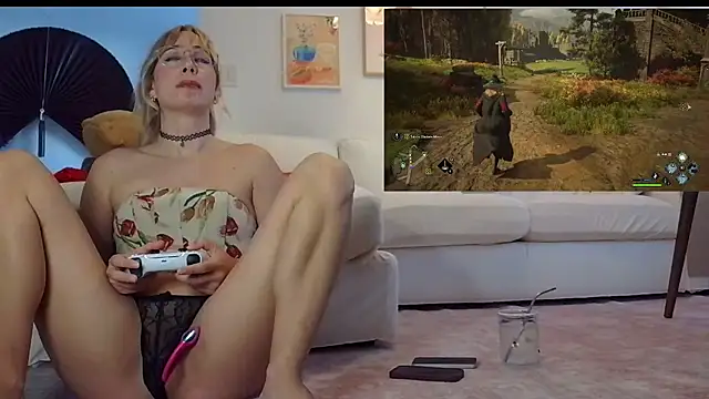 rileylovesyou online show from 10-10-25, 12:44