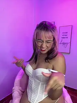 Snapshot of megan_cl chatting on 02-04-25, 04:39 megan cl online show from 02-04-25, 04:39