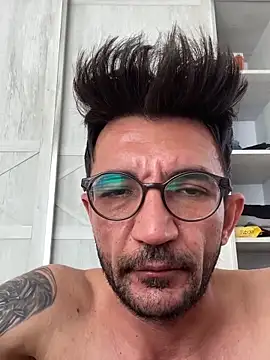 Snapshot of Fatihsinan chatting on 03-01-26, 11:54 Fatihsinan online show from 03-01-26, 11:54