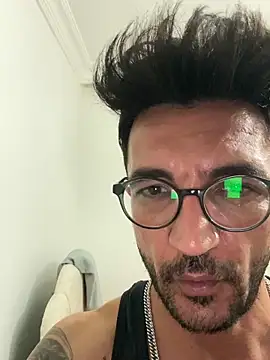 Snapshot of Fatihsinan chatting on 02-28-26, 09:58 Fatihsinan online show from 02-28-26, 09:58