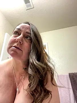 Snapshot of Chubby-Kat50 chatting on 09-10-25, 02:43 Chubby-Kat50 online show from 09-10-25, 02:43