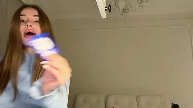 Snapshot of Kisskeyy chatting on 01-31-25, 11:35 Kisskeyy online show from 01-31-25, 11:35