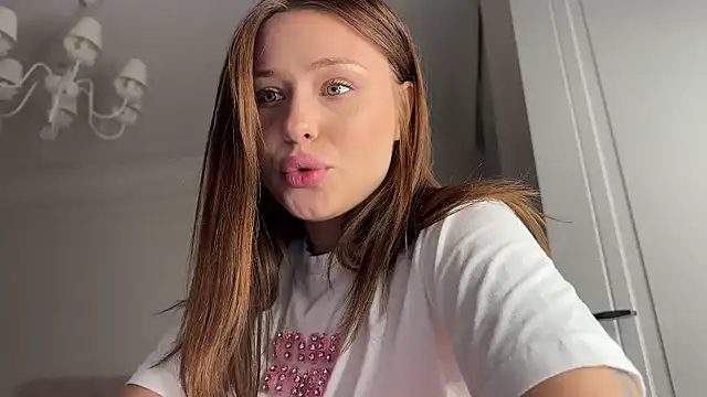 Snapshot of Kisskeyy chatting on 10-01-25, 05:50 Kisskeyy online show from 10-01-25, 05:50