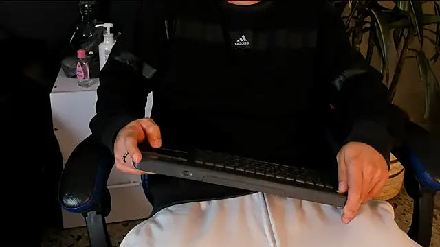 roan birkin online show from 04-12-26, 07:28