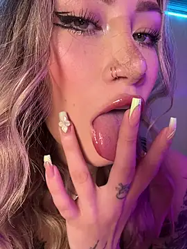 Lally Valencia   online show from 11-07-25, 12:10