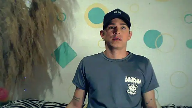 Snapshot of duquehotvoy chatting on 03-19-25, 04:57 duquehotvoy online show from 03-19-25, 04:57