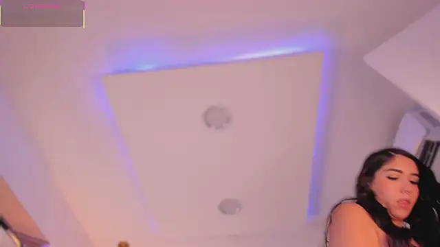 Nikki vega online show from 03-06-25, 10:41