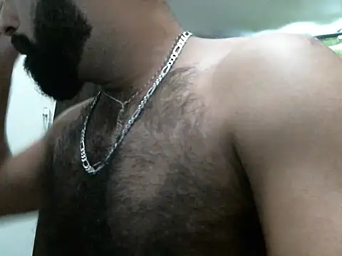 Snapshot of indianhairybull chatting on 09-23-25, 04:41 indianhairybull online show from 09-23-25, 04:41