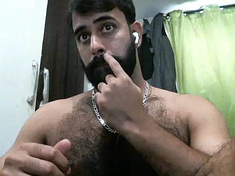 Snapshot of indianhairybull chatting on 09-22-25, 04:40 indianhairybull online show from 09-22-25, 04:40