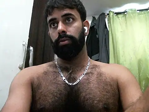 Snapshot of indianhairybull chatting on 09-24-25, 04:41 indianhairybull online show from 09-24-25, 04:41