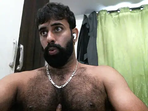 Snapshot of indianhairybull chatting on 10-16-25, 04:43 indianhairybull online show from 10-16-25, 04:43