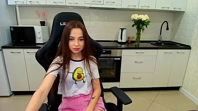 Kami lovely online show from 02-19-25, 12:35