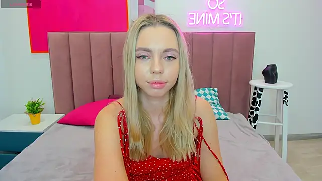 Snapshot of TessaAdorable chatting on 10-11-25, 01:28 TessaAdorable online show from 10-11-25, 01:28