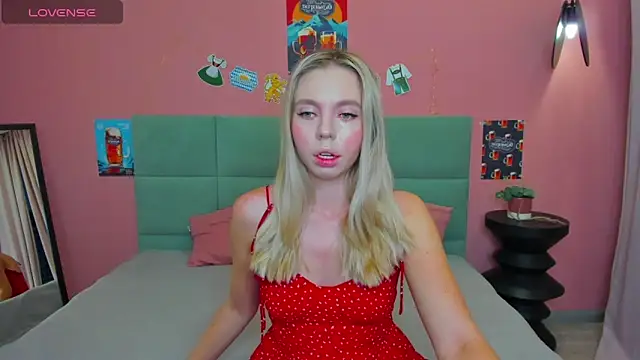 Snapshot of TessaAdorable chatting on 09-23-25, 01:23 TessaAdorable online show from 09-23-25, 01:23