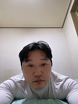 offwhite777 online show from 02-07-25, 09:58