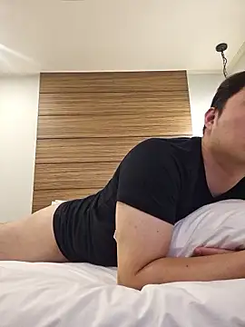 offwhite777 online show from 12-04-25, 12:59