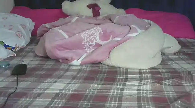 Snapshot of Elsy_booty chatting on 02-20-25, 02:18 Elsy booty online show from 02-20-25, 02:18