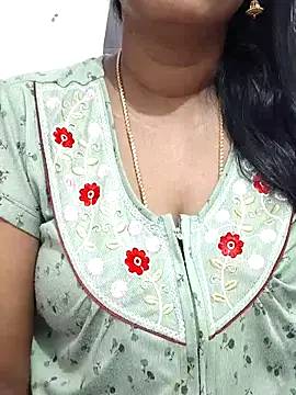Snapshot of Tamil_Meera12 chatting on 10-26-25, 11:21 Tamil Meera12 online show from 10-26-25, 11:21