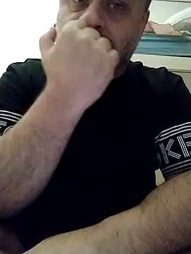 Snapshot of NAvoglia chatting on 10-02-25, 09:45 NAvoglia online show from 10-02-25, 09:45
