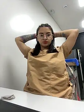 Snapshot of Emma_Giraldo chatting on 10-05-25, 03:03 Emma Giraldo online show from 10-05-25, 03:03