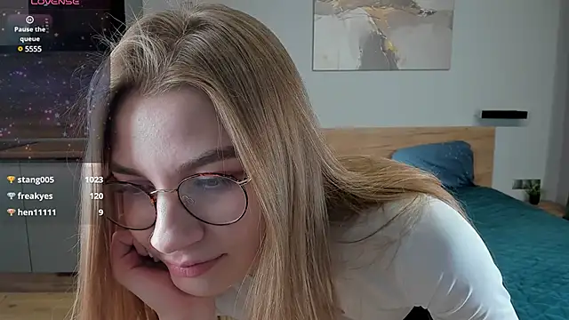 Enjoy everymoment  online show from 03-11-25, 12:00