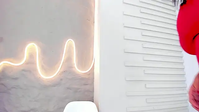 Lia Guzman online show from 02-24-25, 11:43