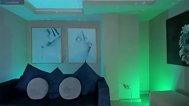 BeccaBaxter online show from 11-28-25, 08:20