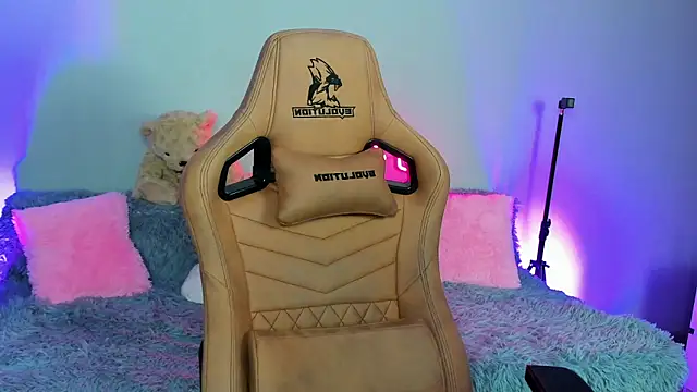 EvaBalmer online show from 10-15-25, 04:33