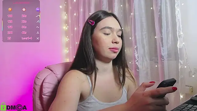 Snapshot of Arianahot777 chatting on 10-28-25, 10:09 Arianahot777 online show from 10-28-25, 10:09