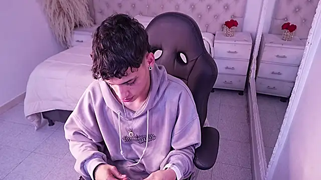 JhoanLeandro online show from 04-10-26, 06:20