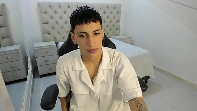 JhoanLeandro online show from 12-02-25, 04:25