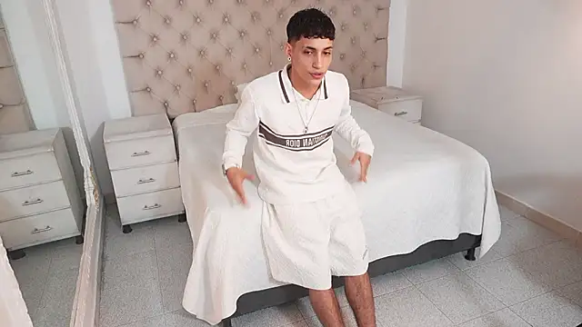 JhoanLeandro online show from 02-07-26, 03:25