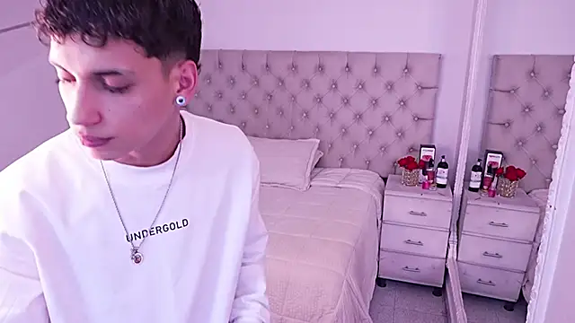 JhoanLeandro online show from 04-07-26, 05:42