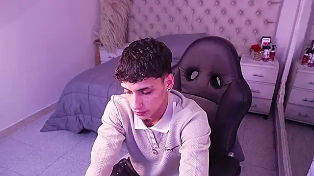 JhoanLeandro online show from 04-14-26, 06:07