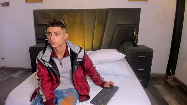 JhoanLeandro online show from 03-03-25, 04:00
