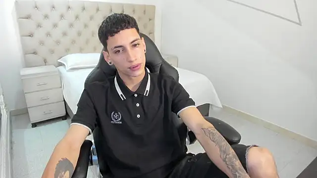 JhoanLeandro online show from 10-02-25, 04:49