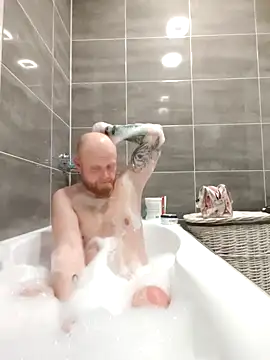 Snapshot of bouraktom6 chatting on 11-12-25, 04:44 bouraktom6 online show from 11-12-25, 04:44