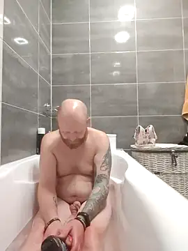 Snapshot of bouraktom6 chatting on 09-29-25, 12:06 bouraktom6 online show from 09-29-25, 12:06